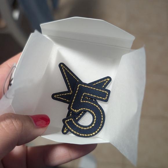 Chanel Stickers - Picture 3 of 3